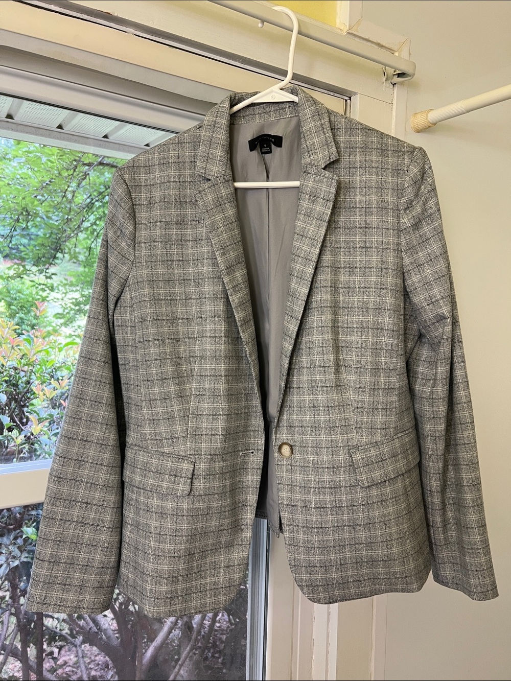 Ann Taylor Gray Plaid Notch-Lapel Blazer